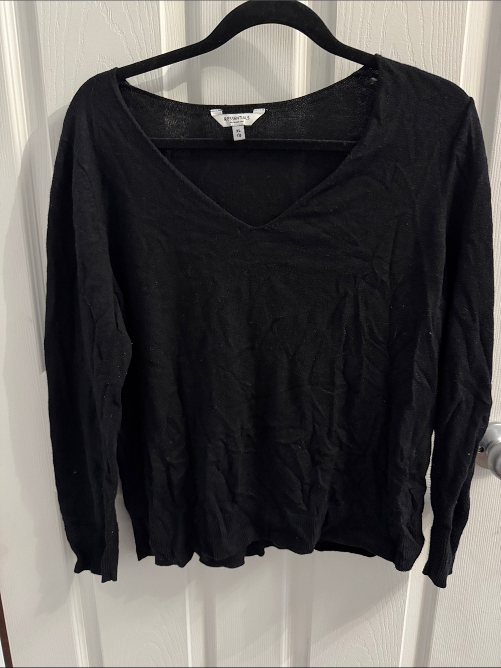 Reitmans Black V-Neck Lightweight Sweater